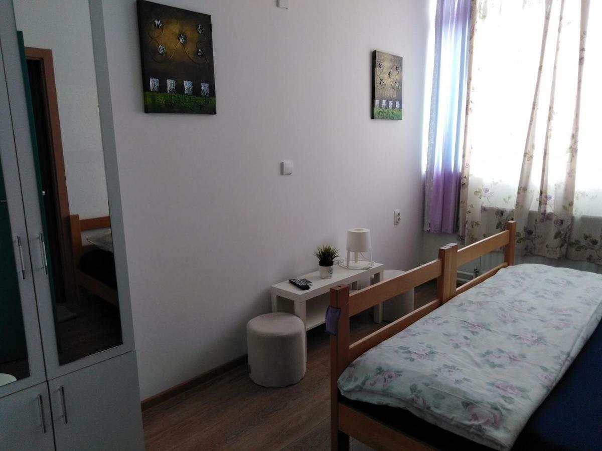 Guesthouse Night&Day Subotica Exteriör bild