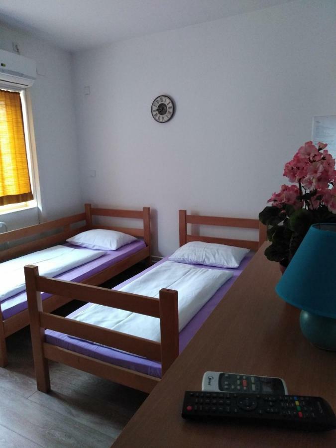 Guesthouse Night&Day Subotica Exteriör bild